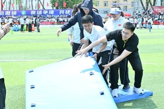 说明: 运动会9.jpg